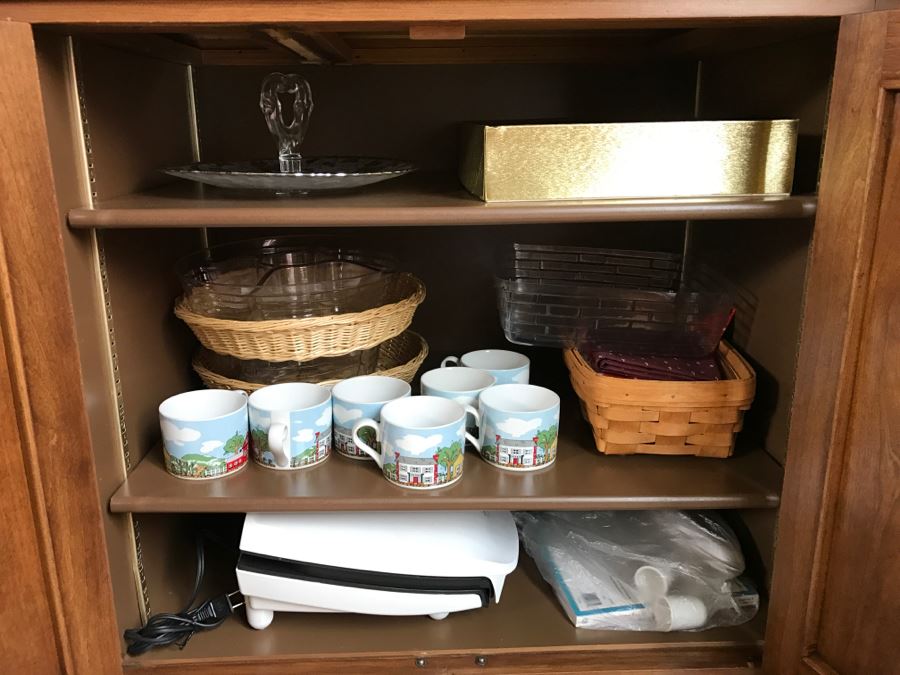 Nice Vintage Hollywood Regency Sideboard Credenza With Marble Top [Photo 9]