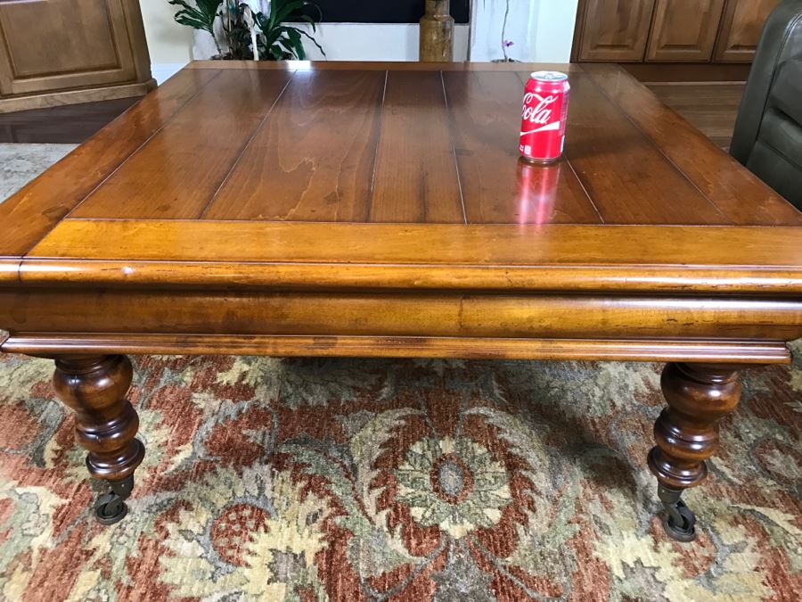 Very Nice Maple Coffee Table With Turned Legs On Casters By Milling Road - A Division Of Baker Furniture (High End) - Made In Italy [Photo 17]