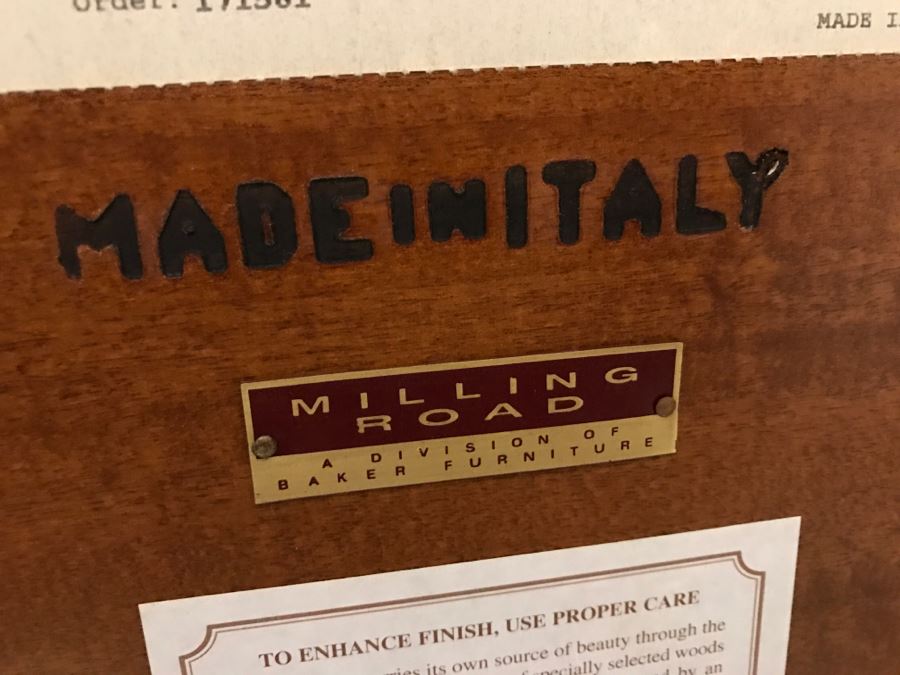 Very Nice Maple Coffee Table With Turned Legs On Casters By Milling Road - A Division Of Baker Furniture (High End) - Made In Italy [Photo 12]