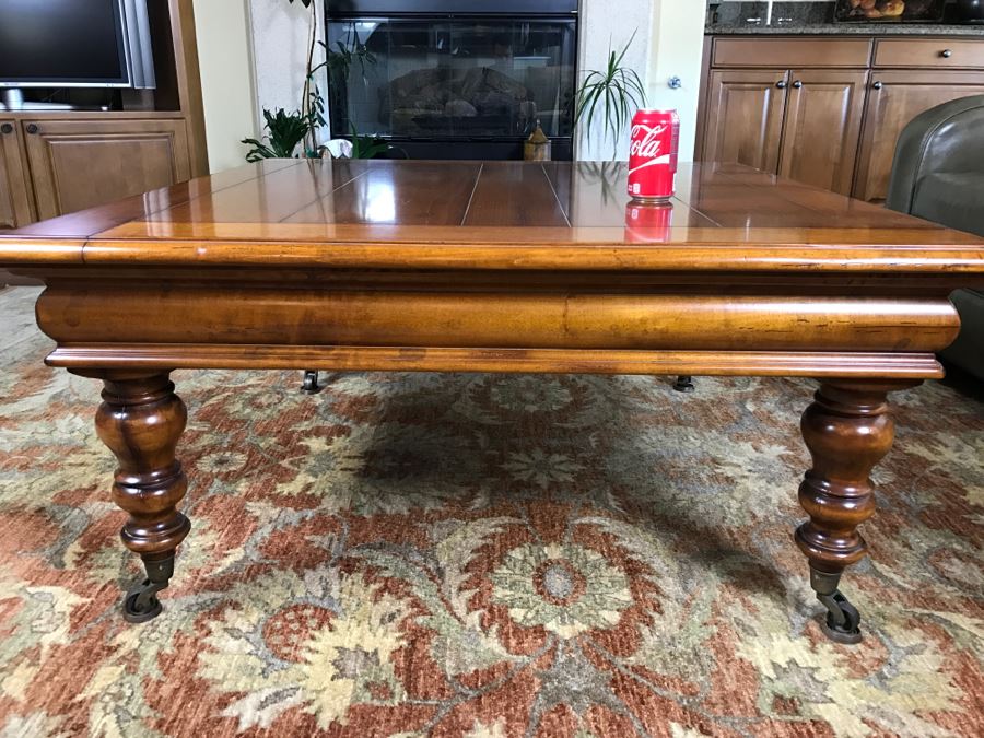 Very Nice Maple Coffee Table With Turned Legs On Casters By Milling Road - A Division Of Baker Furniture (High End) - Made In Italy [Photo 8]