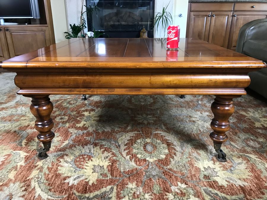 Very Nice Maple Coffee Table With Turned Legs On Casters By Milling Road - A Division Of Baker Furniture (High End) - Made In Italy [Photo 5]