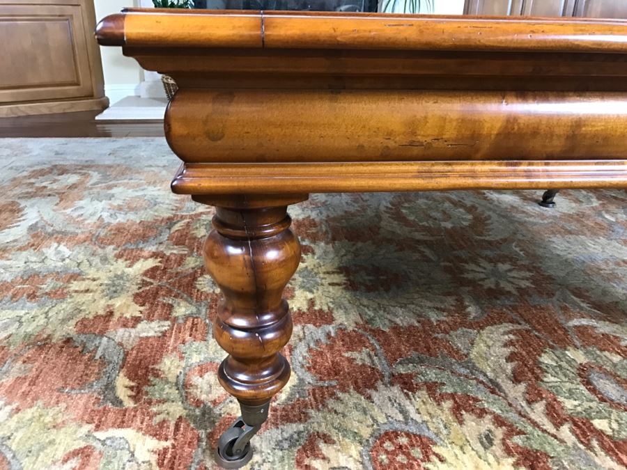 Very Nice Maple Coffee Table With Turned Legs On Casters By Milling Road - A Division Of Baker Furniture (High End) - Made In Italy [Photo 9]