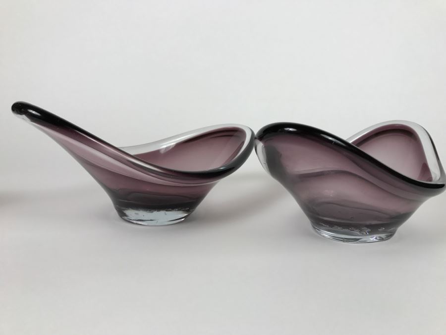 Pair Of Purple Swedish Glass Bowls [Photo 4]