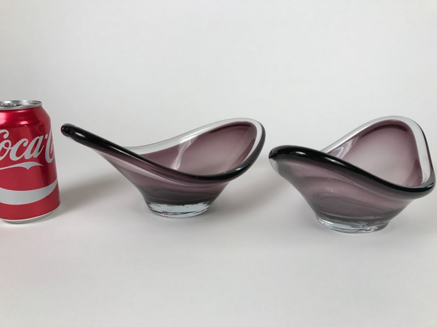 Pair Of Purple Swedish Glass Bowls [Photo 2]