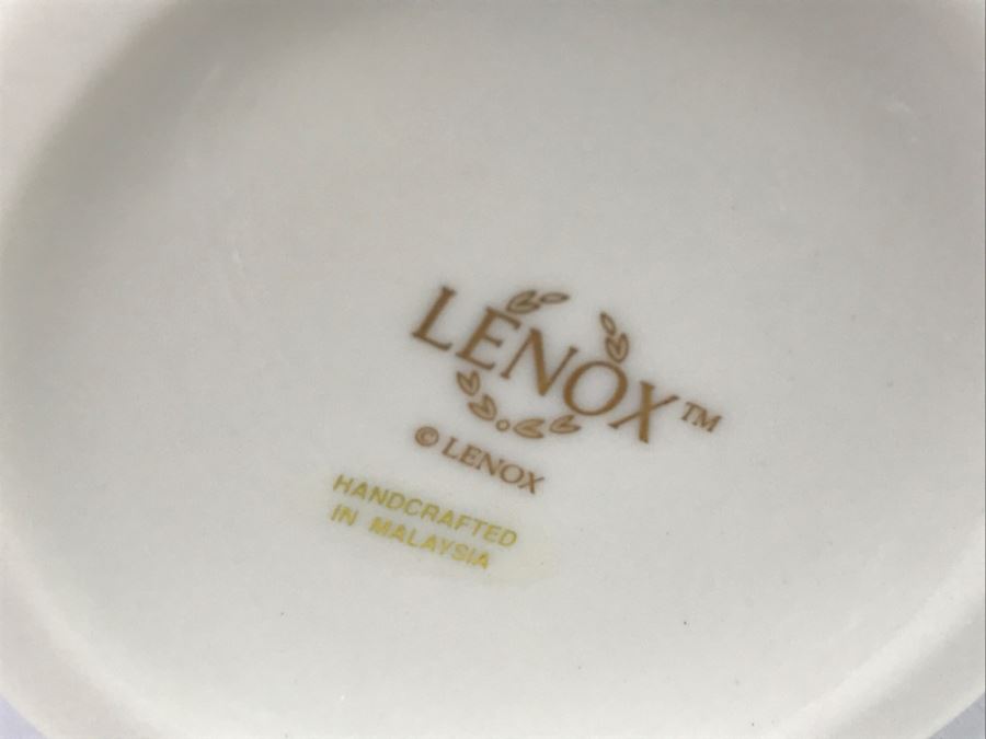 White LENOX Bowls, Vase And Candlebox [Photo 19]