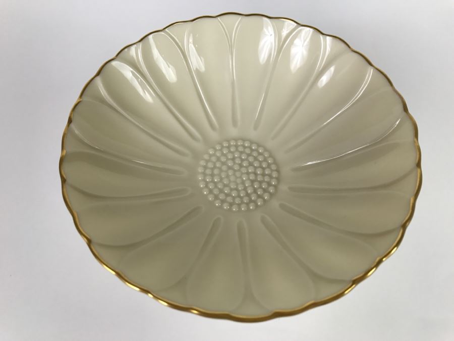 White LENOX Bowls, Vase And Candlebox [Photo 14]