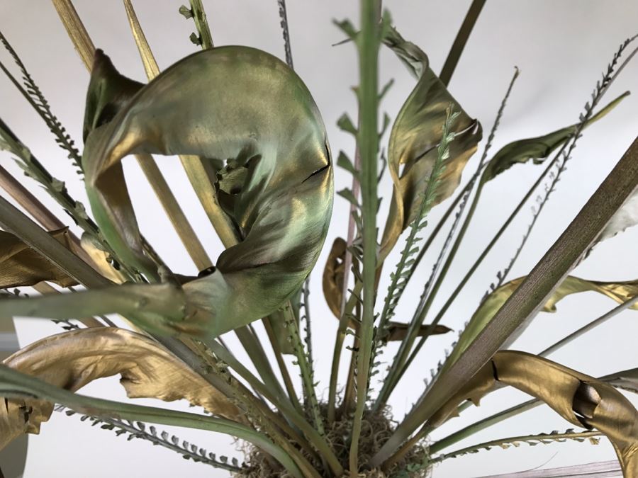 Large Gold Decorator Vase With Articial Gold Flowers [Photo 6]