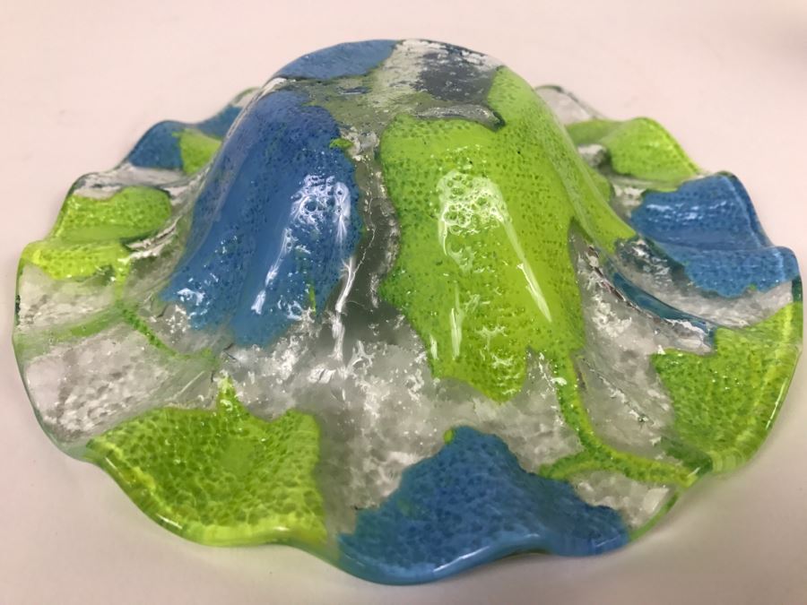 Hand Blown Glass Bowl With Floral Motif [Photo 7]