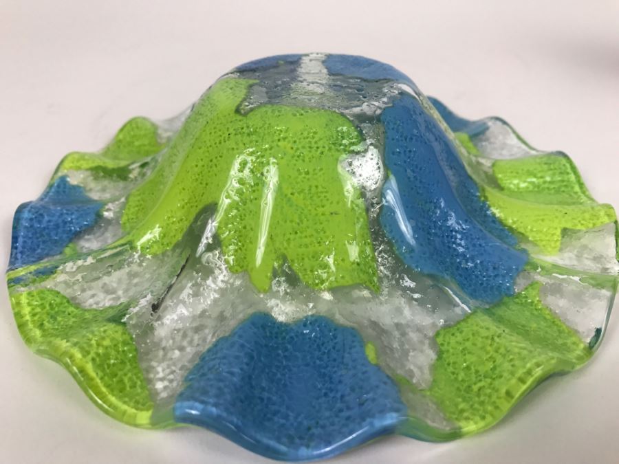 Hand Blown Glass Bowl With Floral Motif [Photo 10]