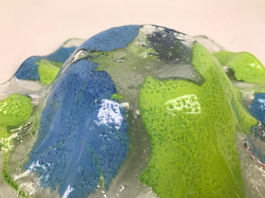 Hand Blown Glass Bowl With Floral Motif [Photo 9]