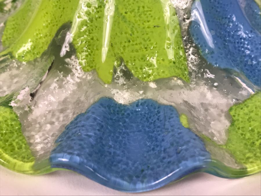 Hand Blown Glass Bowl With Floral Motif [Photo 12]