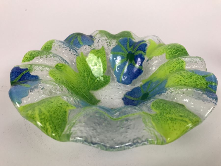 Hand Blown Glass Bowl With Floral Motif [Photo 6]