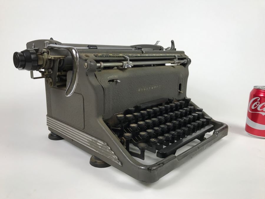 Vintage Art Deco Underwood Typewriter [Photo 1]