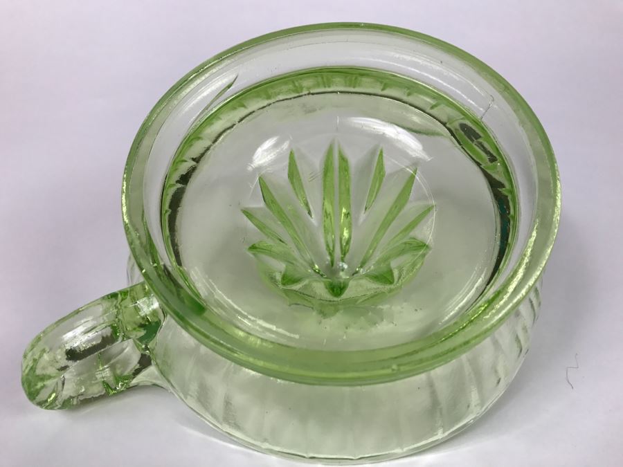 Vintage Vaseline Glass Juicer [Photo 9]