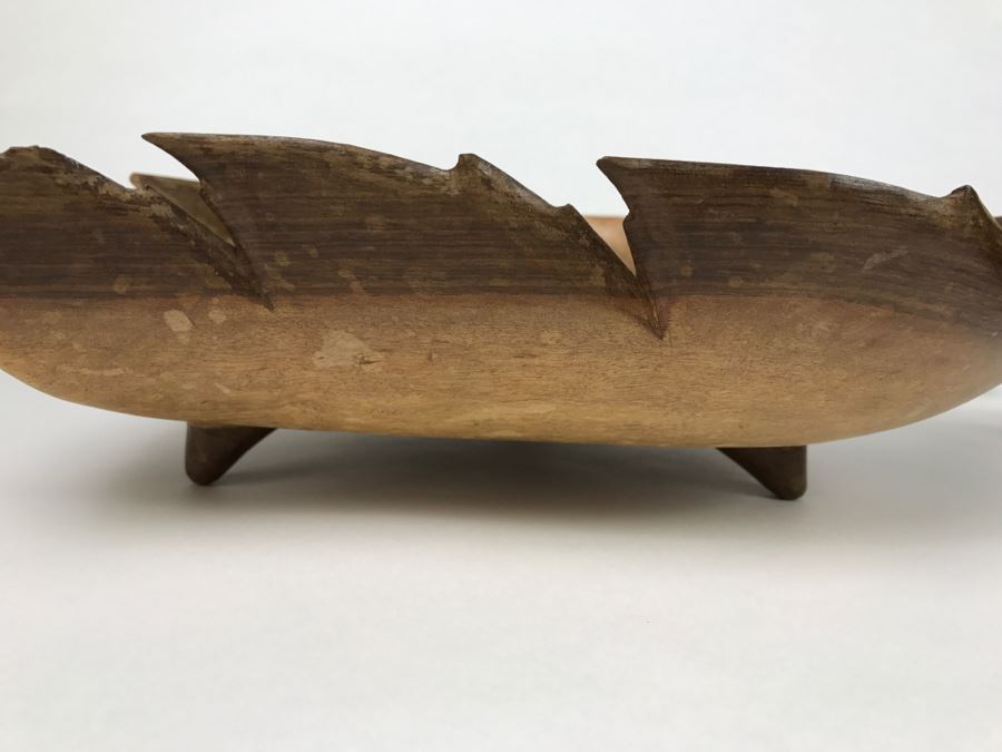 Vintage Carved Wooden Bowls With Leaf Motif [Photo 10]