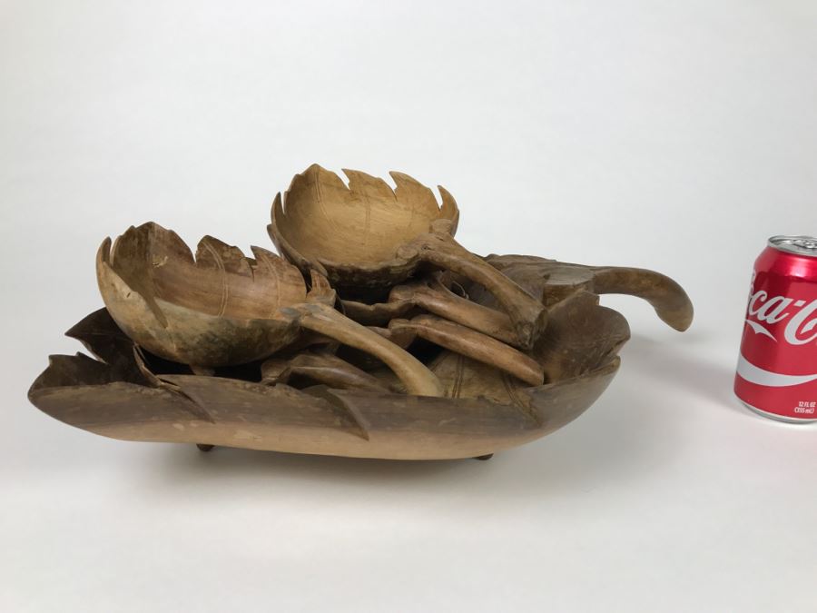 Vintage Carved Wooden Bowls With Leaf Motif [Photo 1]