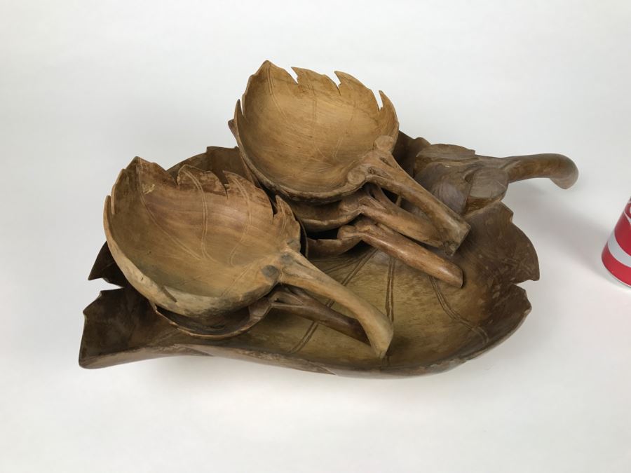 Vintage Carved Wooden Bowls With Leaf Motif [Photo 4]