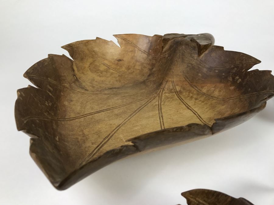Vintage Carved Wooden Bowls With Leaf Motif [Photo 7]