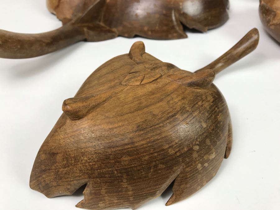 Vintage Carved Wooden Bowls With Leaf Motif [Photo 16]