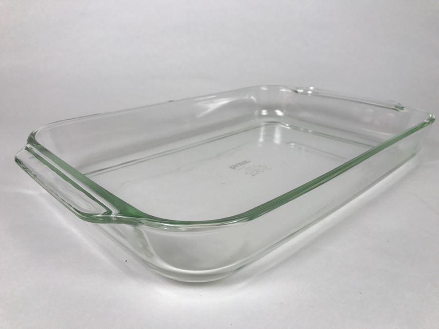 Pyrex Glass Baking Dishes And Heating Plate