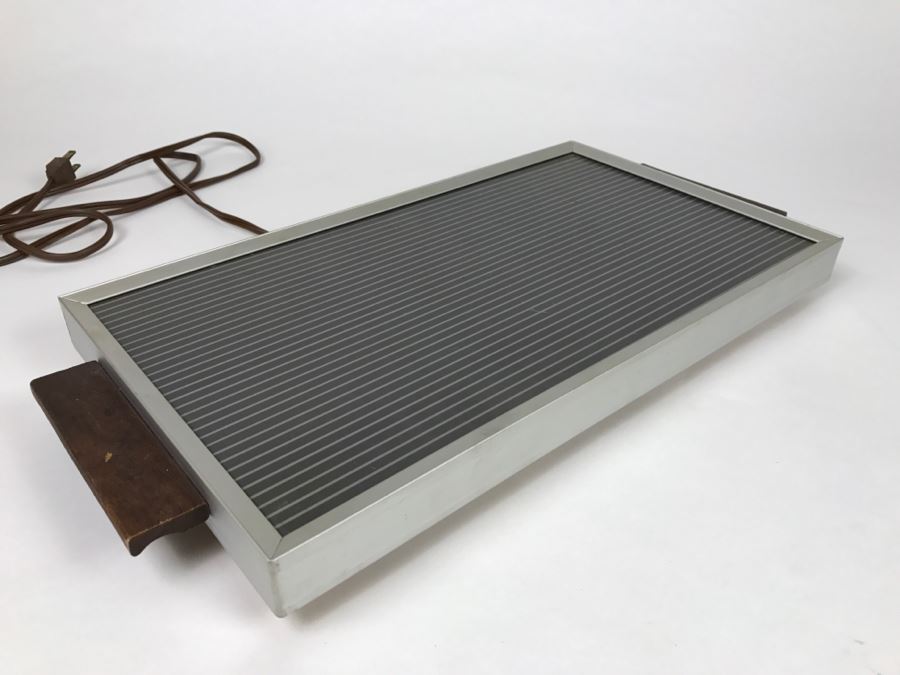 Pyrex Glass Baking Dishes And Heating Plate [Photo 4]