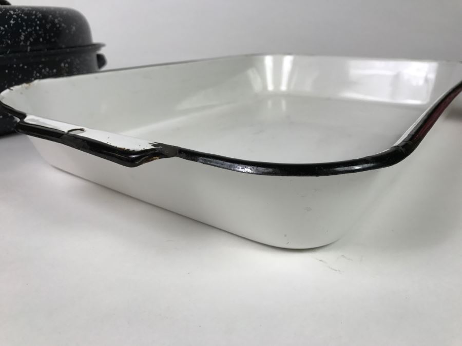 Enamel Dish And Black Speckled Baking Dish With Lid [Photo 3]