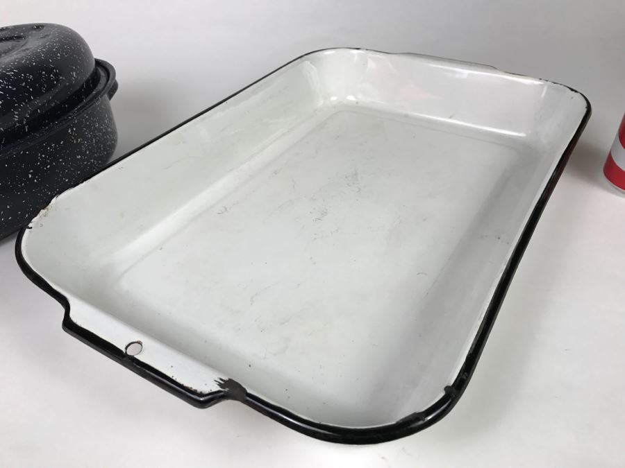 Enamel Dish And Black Speckled Baking Dish With Lid [Photo 4]