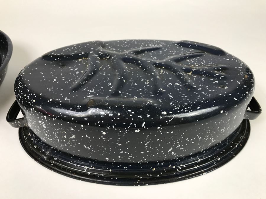 Enamel Dish And Black Speckled Baking Dish With Lid [Photo 10]