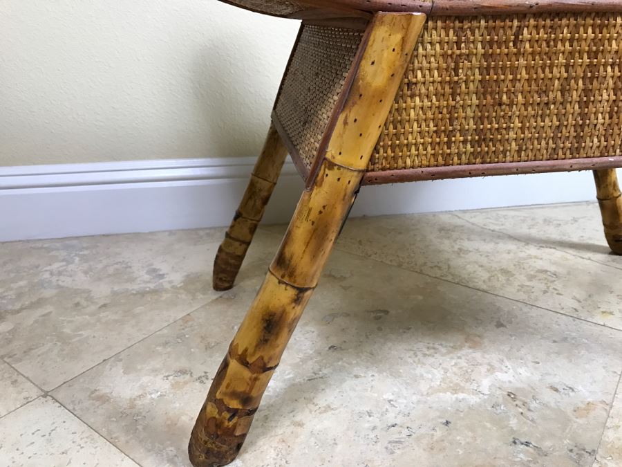 Small Contemporary Bench With Drawer [Photo 7]