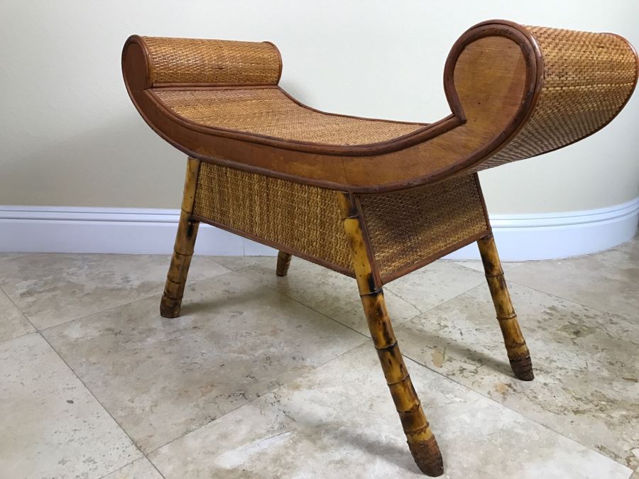 Small Contemporary Bench With Drawer [Photo 5]