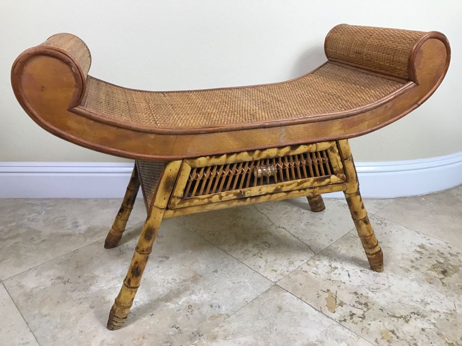 Small Contemporary Bench With Drawer [Photo 2]