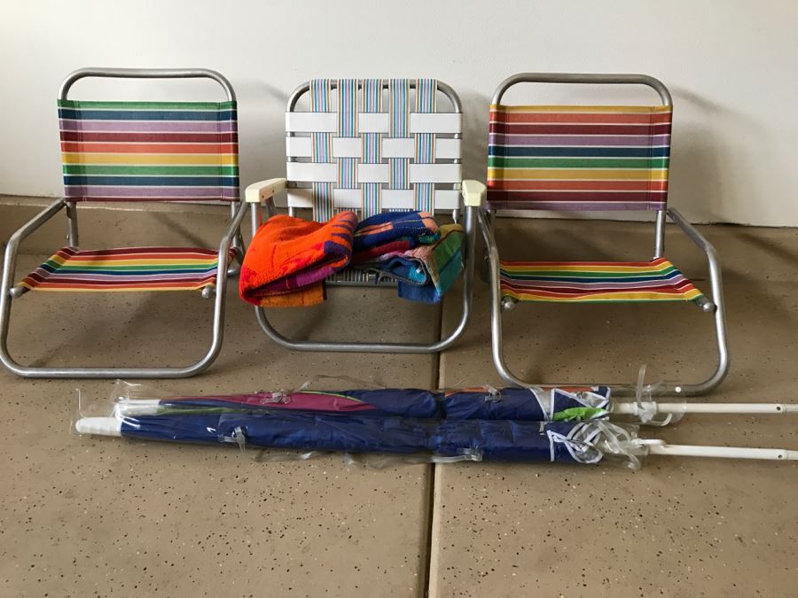 Beach Chairs, Beach Towels And Beach Umbrellas [Photo 1]