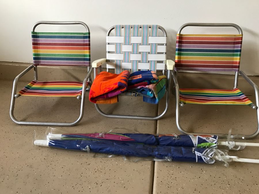 Beach Chairs, Beach Towels And Beach Umbrellas [Photo 2]