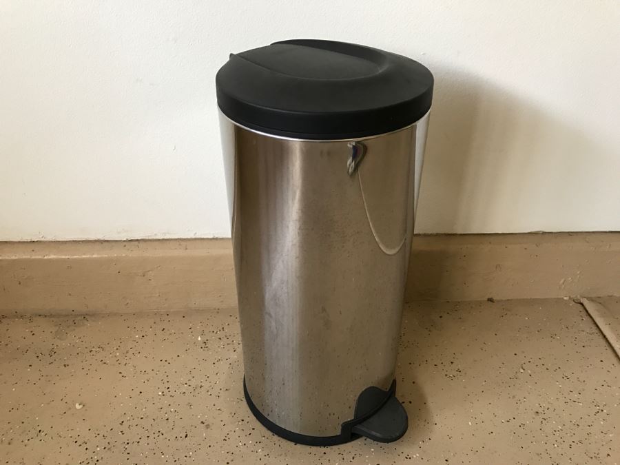 Stainless Trash Can [Photo 2]