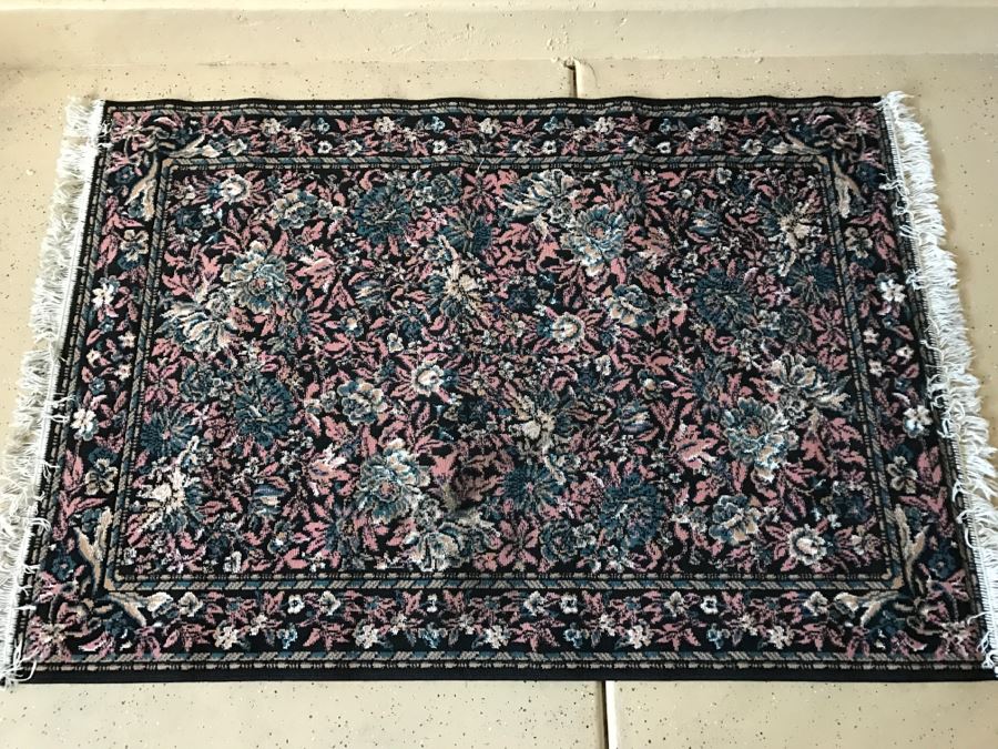 Synthetic Area Rug 3'10' x 5'5' Floral Motif [Photo 1]