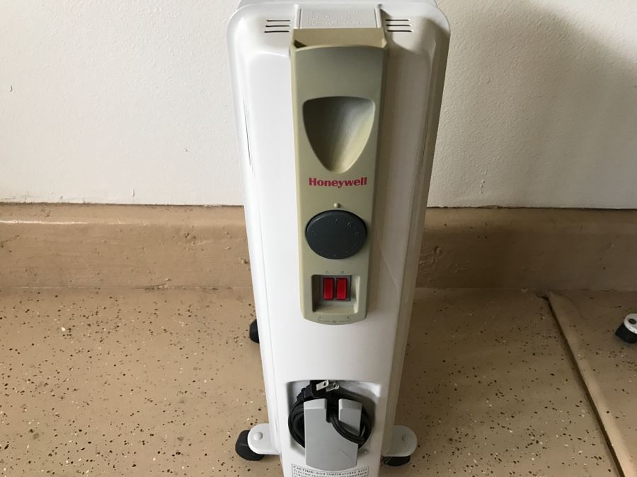 Pair Of Portable Space Heaters [Photo 2]