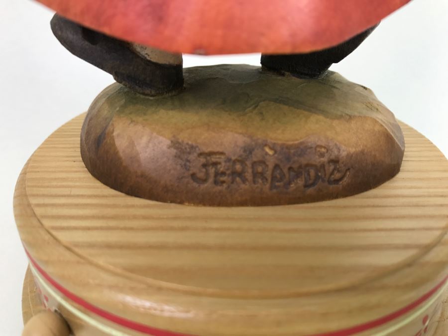 Vintage Anri Reuge Ferrandiz 'Flower Girl - Colour My World' Music Box [Photo 2]