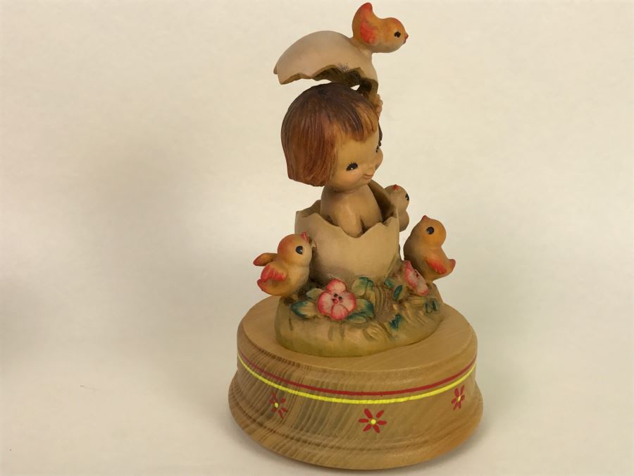 Vintage Anri Reuge Ferrandiz 'Bornfree' Baby Hatching From Egg Music Box [Photo 7]