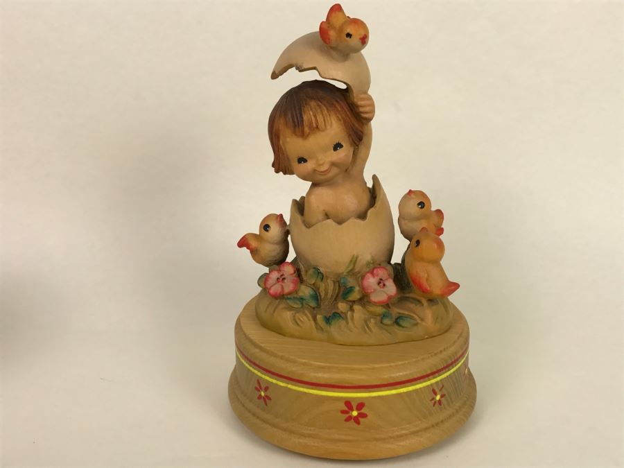 Vintage Anri Reuge Ferrandiz 'Bornfree' Baby Hatching From Egg Music Box [Photo 4]