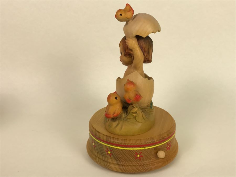 Vintage Anri Reuge Ferrandiz 'Bornfree' Baby Hatching From Egg Music Box [Photo 11]