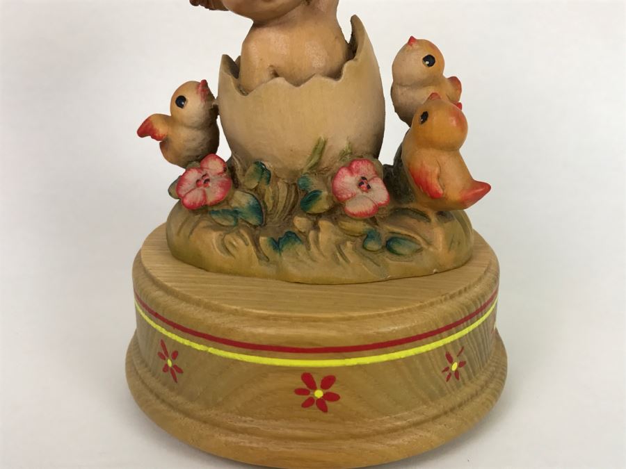 Vintage Anri Reuge Ferrandiz 'Bornfree' Baby Hatching From Egg Music Box [Photo 6]