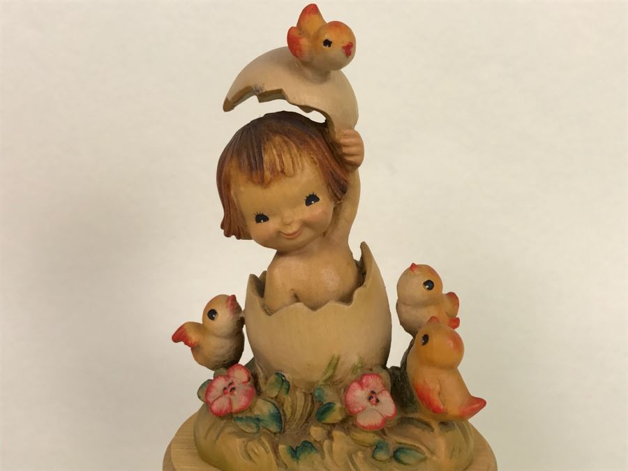 Vintage Anri Reuge Ferrandiz 'Bornfree' Baby Hatching From Egg Music Box [Photo 5]
