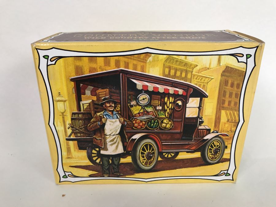 (13) Collection Of Vintage Avon Cologne Glass Bottles In Original Boxes - Mainly Cars [Photo 26]