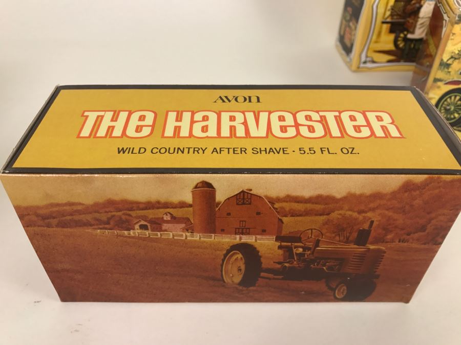 (13) Collection Of Vintage Avon Cologne Glass Bottles In Original Boxes - Mainly Cars [Photo 23]