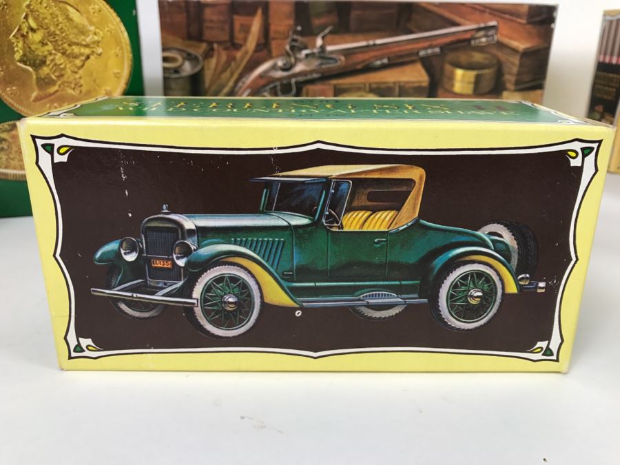 (13) Collection Of Vintage Avon Cologne Glass Bottles In Original Boxes - Mainly Cars [Photo 8]