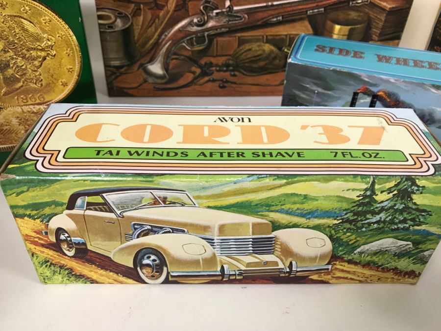 (13) Collection Of Vintage Avon Cologne Glass Bottles In Original Boxes - Mainly Cars [Photo 5]