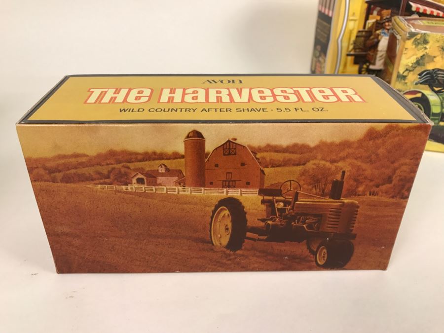 (13) Collection Of Vintage Avon Cologne Glass Bottles In Original Boxes - Mainly Cars [Photo 22]