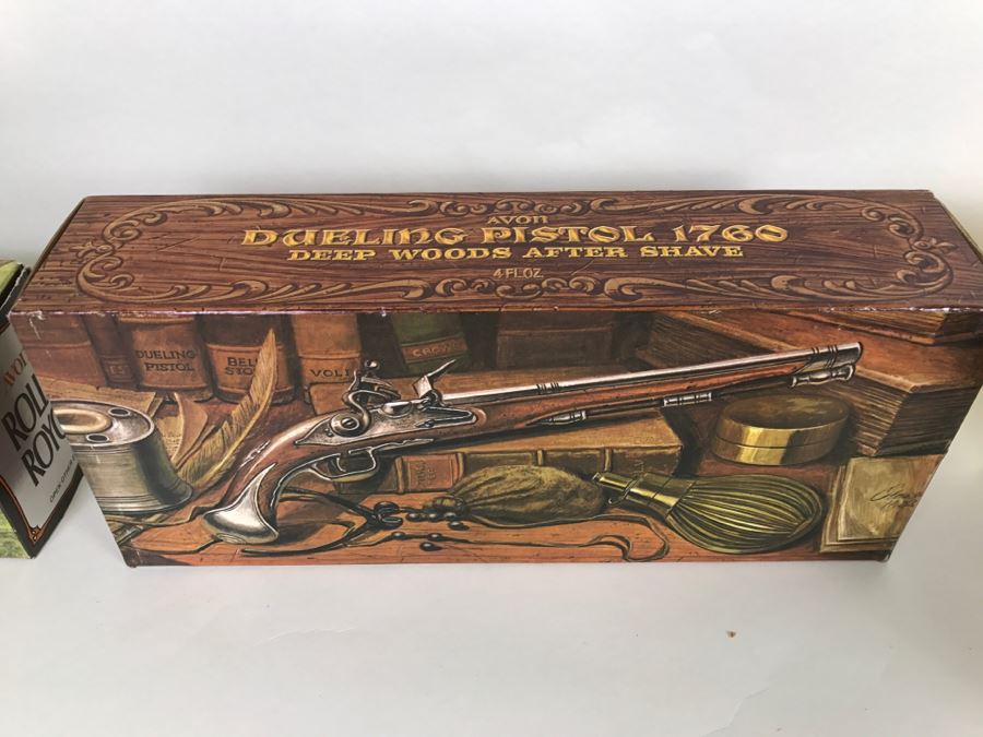 (13) Collection Of Vintage Avon Cologne Glass Bottles In Original Boxes - Mainly Cars [Photo 15]