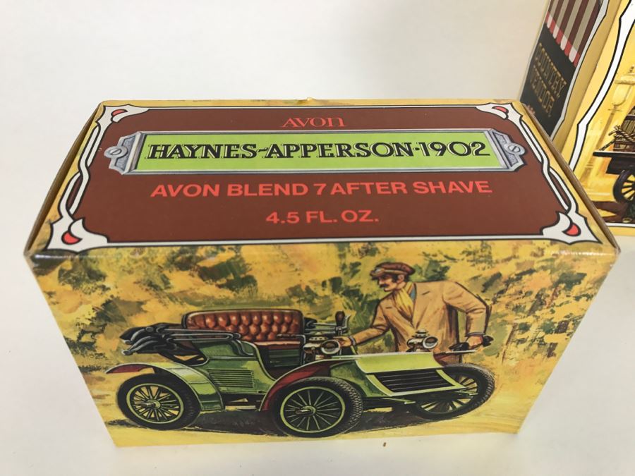 (13) Collection Of Vintage Avon Cologne Glass Bottles In Original Boxes - Mainly Cars [Photo 25]