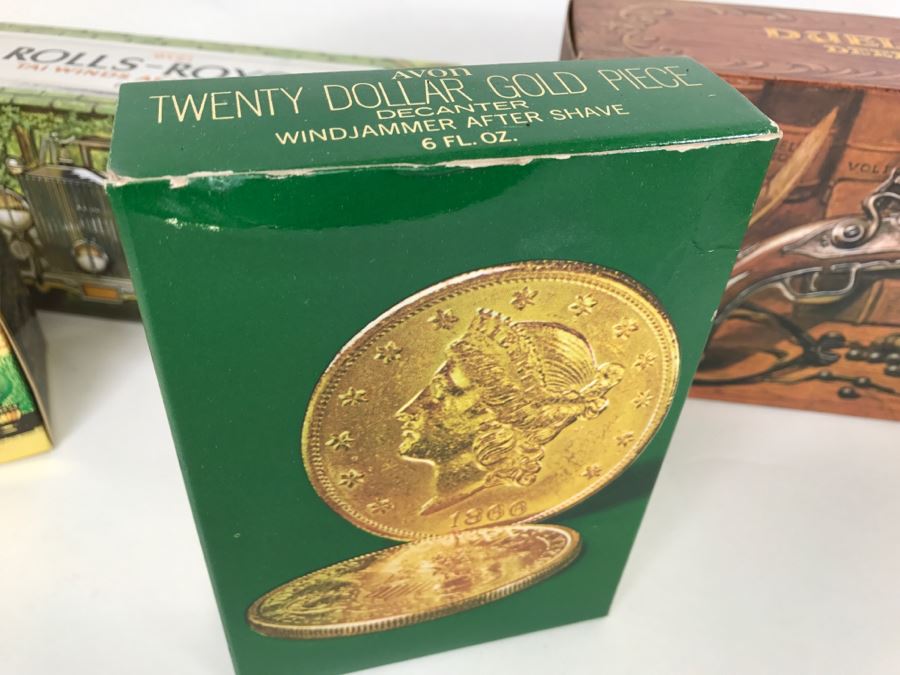 (13) Collection Of Vintage Avon Cologne Glass Bottles In Original Boxes - Mainly Cars [Photo 13]